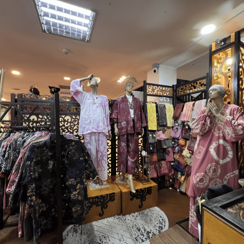 Jafiqa Couture Boutique Interior (5317) Jafiqa Couture Boutique Interior (5317)