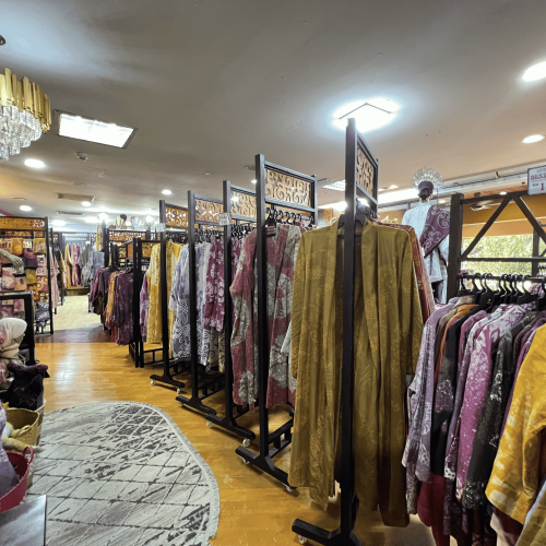 Jafiqa Couture Boutique Interior (5318) Jafiqa Couture Boutique Interior (5318)