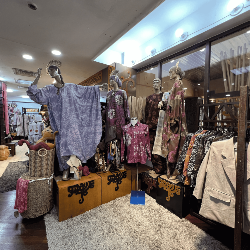 Jafiqa Couture Boutique Interior (5319) Jafiqa Couture Boutique Interior (5319)