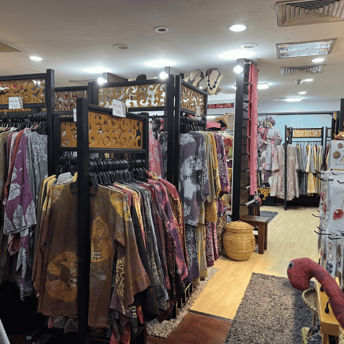 Jafiqa Couture Boutique Interior (5320) Jafiqa Couture Boutique Interior (5320)