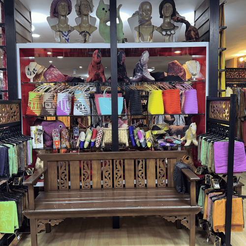 Jafiqa Couture Boutique Interior (5324) Jafiqa Couture Boutique Interior (5324)