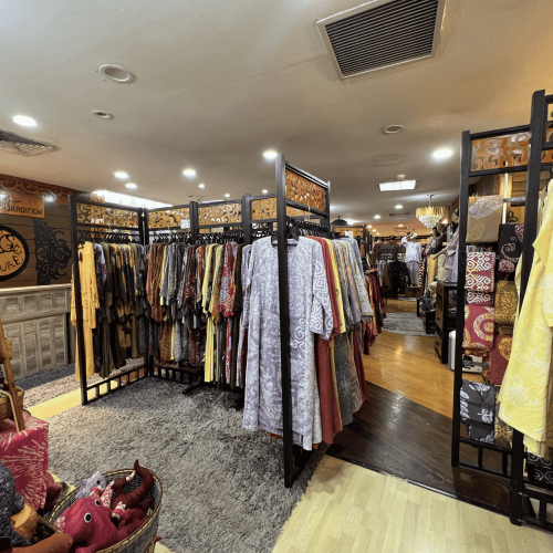 Jafiqa Couture Boutique Interior (5325) Jafiqa Couture Boutique Interior (5325)